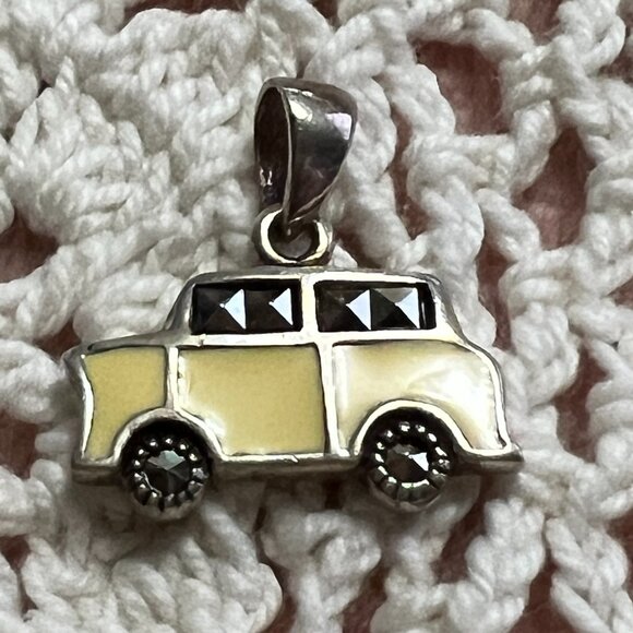 Cute Vintage Yellow Car Charm - Picture 1 of 3